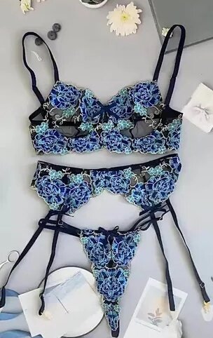 Ensemble lingerie dentelle bleue