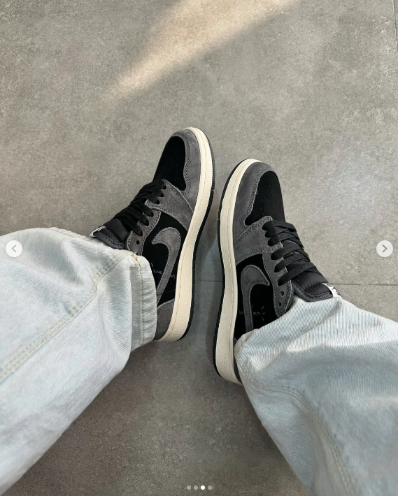 Кроссовки Nike Air Jordan 1 Retro High OG SP черный серый