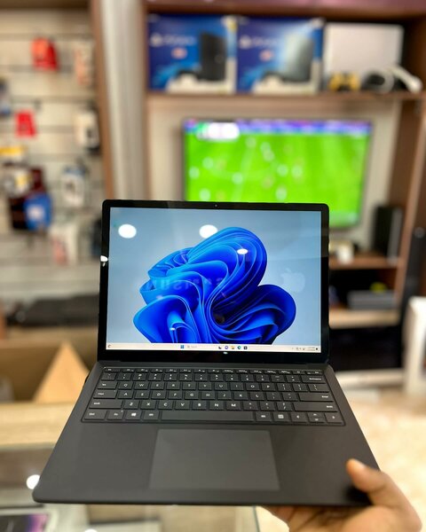 MICROSOFT SURFACE LAPTOP 3.