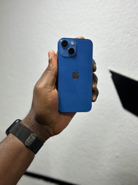 iPhone 13 mini 128Go avec le carton