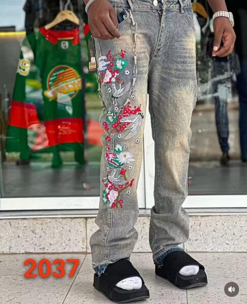 Jean ample brodé homme