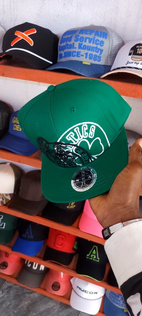 Casquettes de mode neuves