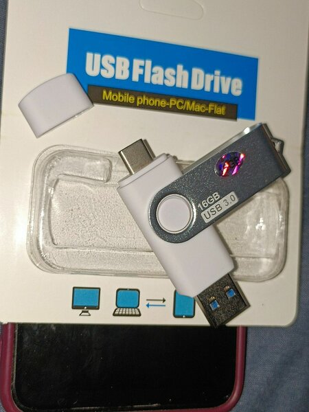 Clé USB 16 Go USB 3.0 pivotante