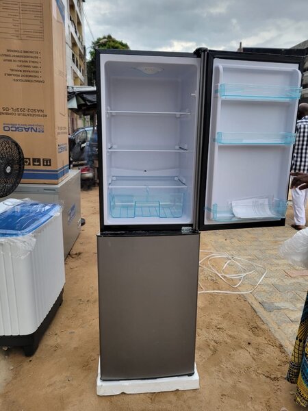 Réfrigérateur deux portes moderne