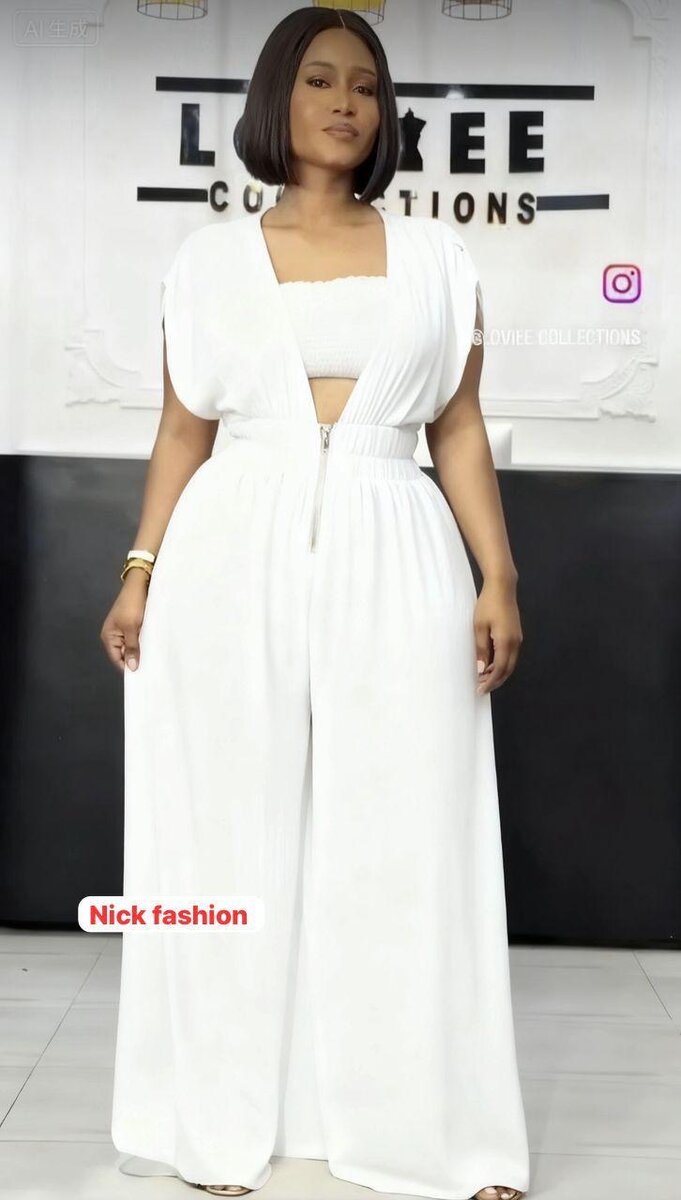 Combinaison femme chic et élégante