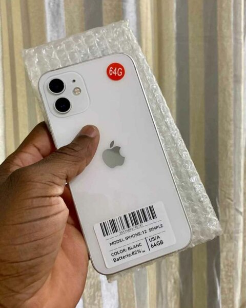 Apple iPhone 12 64Go - Reconditionné