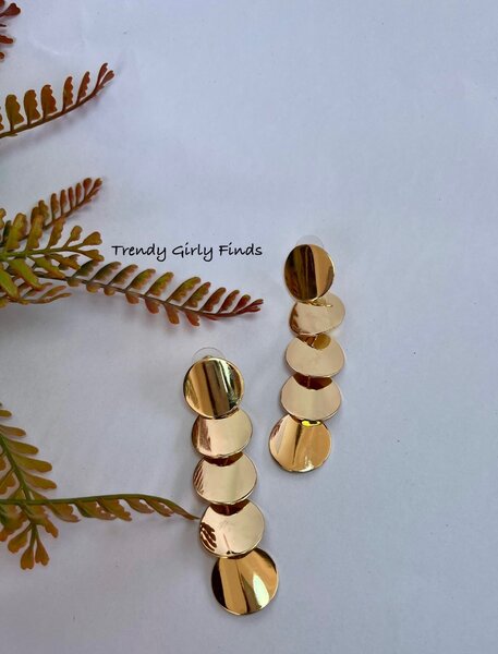 DANGLE Statement earrings