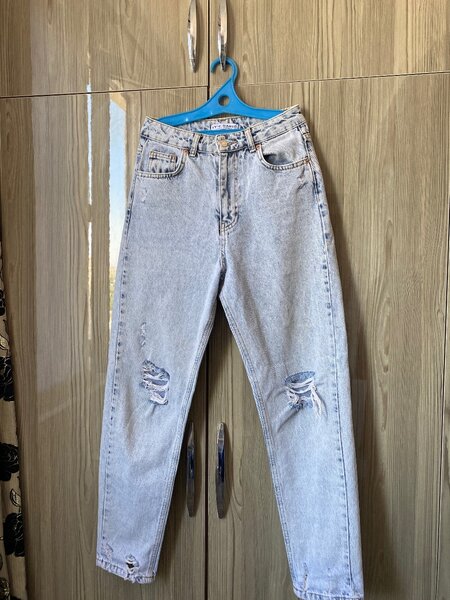 Женские джинсы