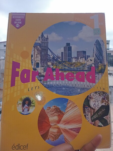 Livre d'Anglais "Far Ahead"