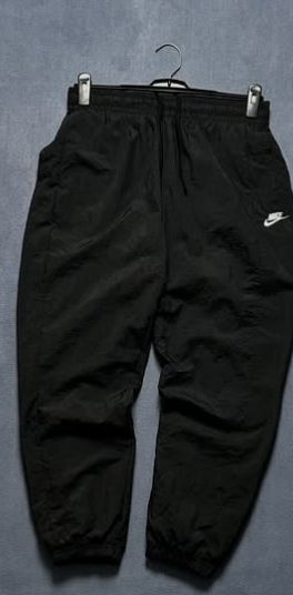 Nike new release woven track pants size : waist M / length 37