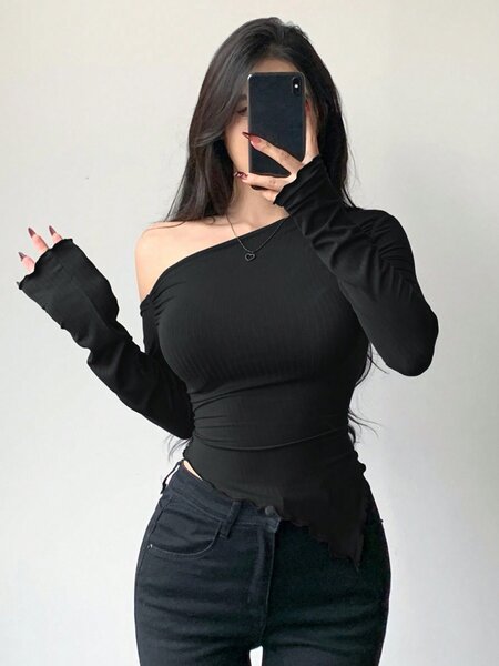 Top asymétrique à manches longues