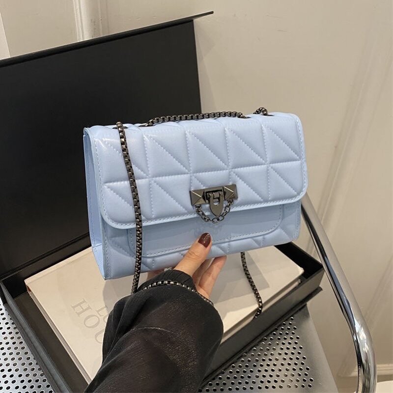 Вместительная сумочка