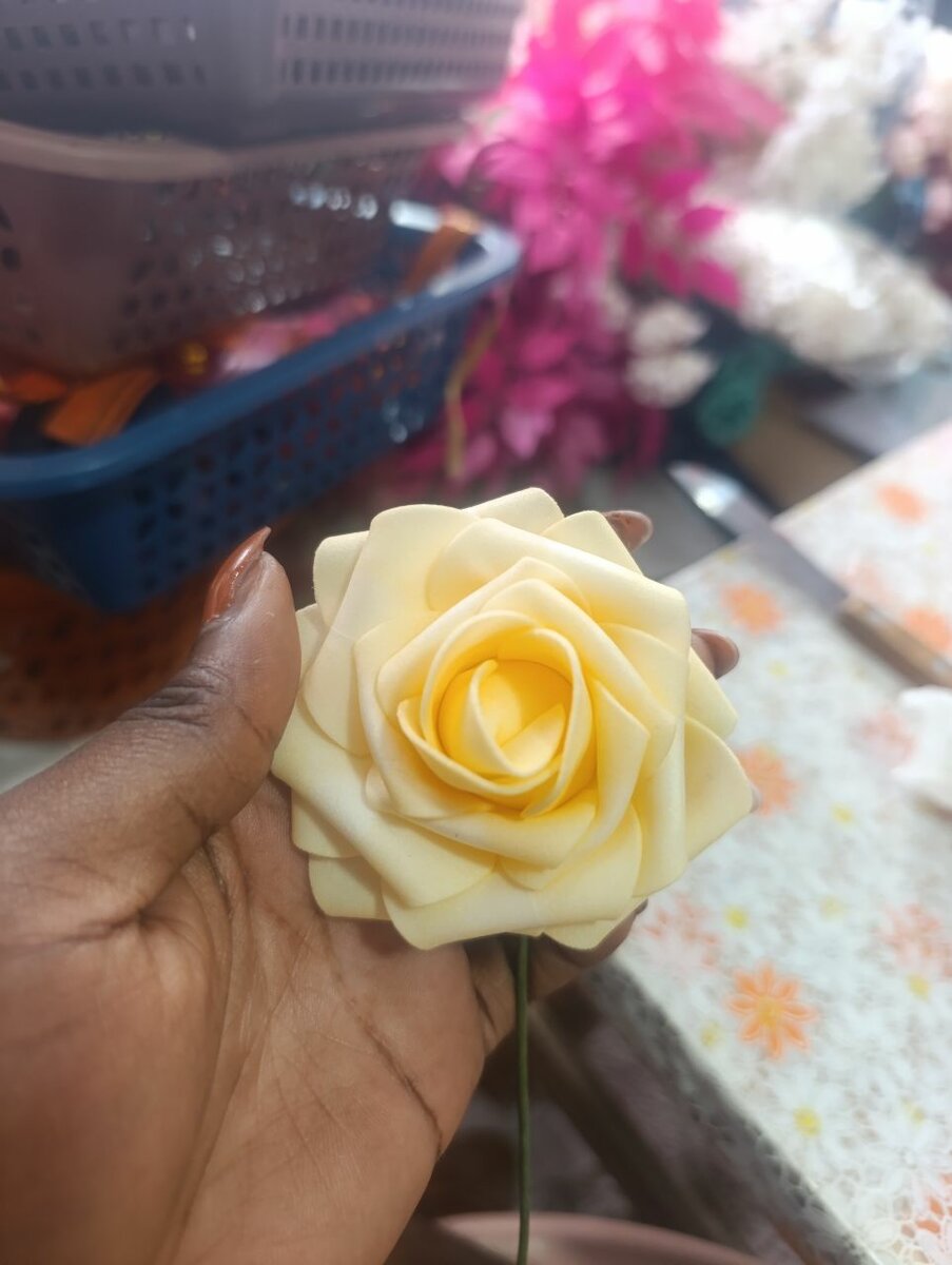 Lot de Fleurs en Tissu Multicolores