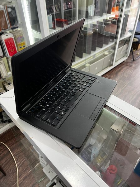 Dell Latitude 7250