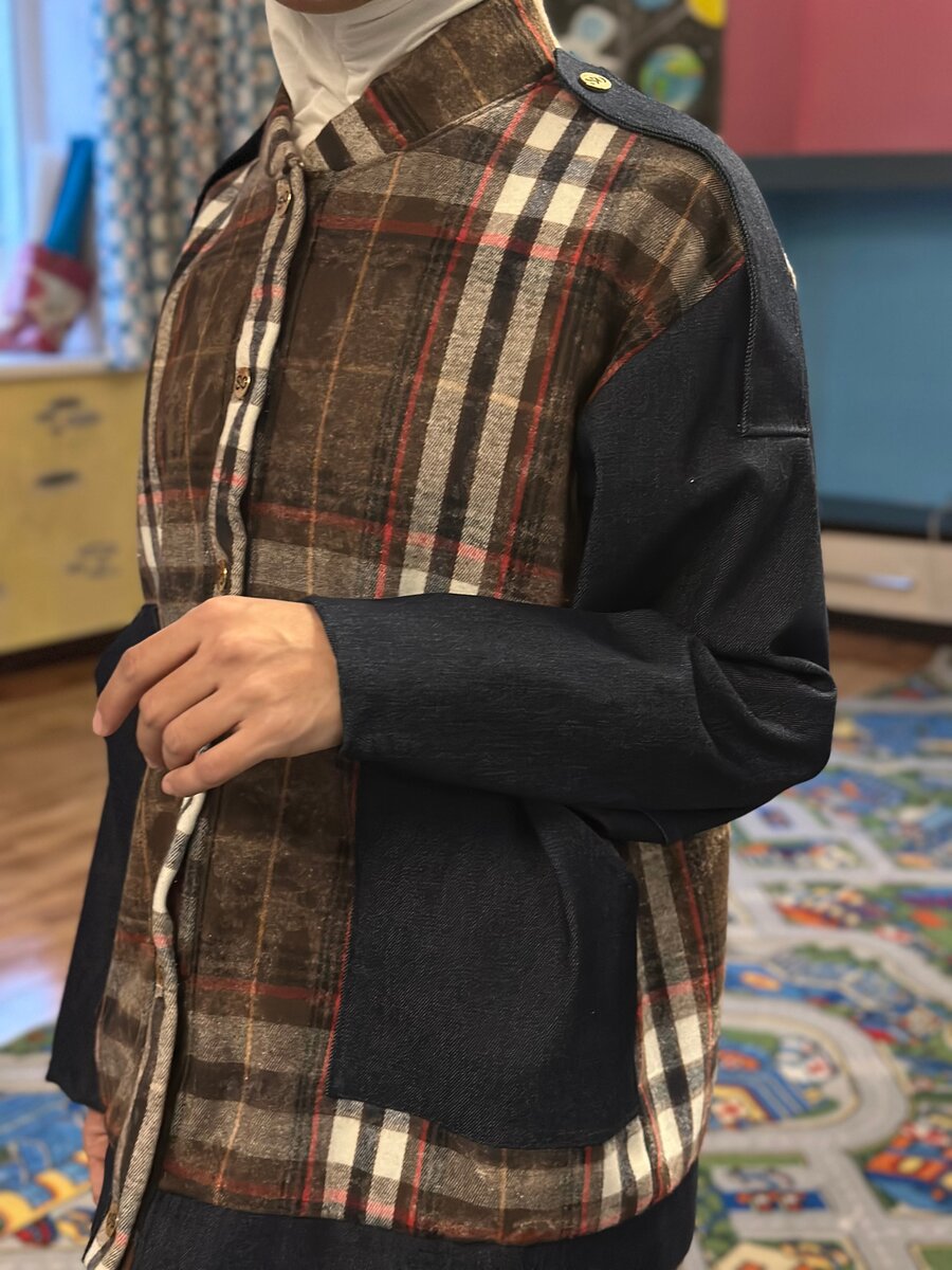 Бомбер куртка