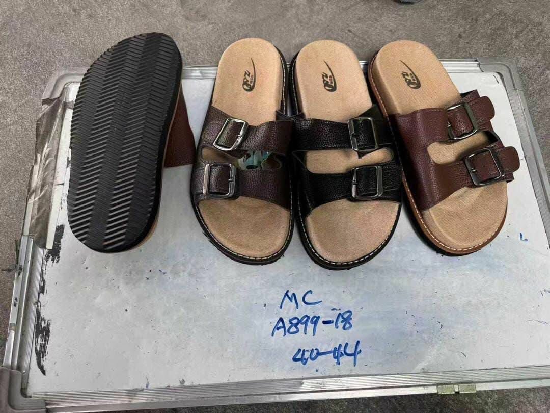 Sandales plates Marron pour homme