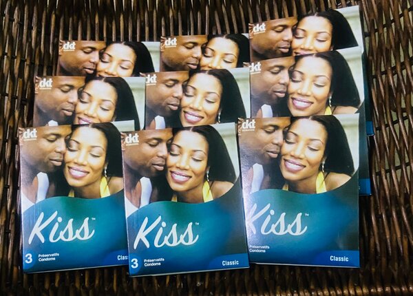 27 préservatifs (9 paquets)