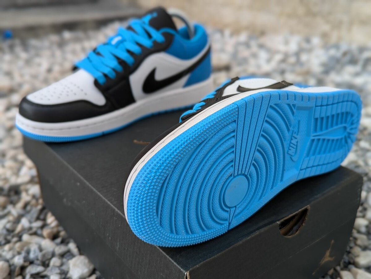 AIR JORDAN 1 LOW (BLACK & DARK POWDER)