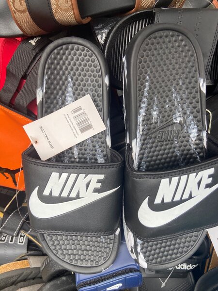 Claquettes confortables Nike
