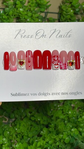 Ongles Pressés Rouges Design