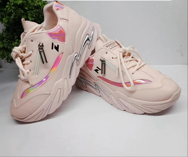 Girl's walking softly Sneakers