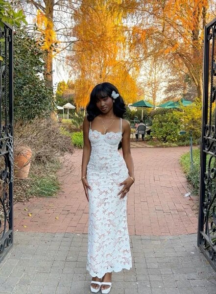 Robe longue en dentelle élégante