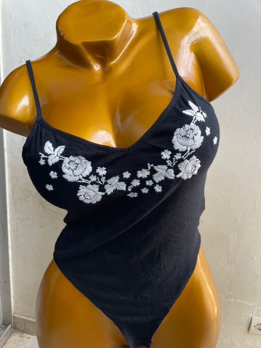 Body féminins élégants