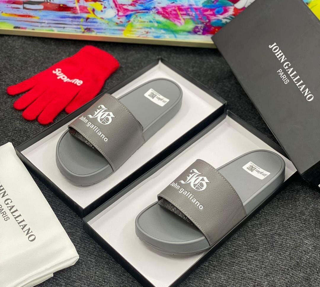 Mens slide John Gallian