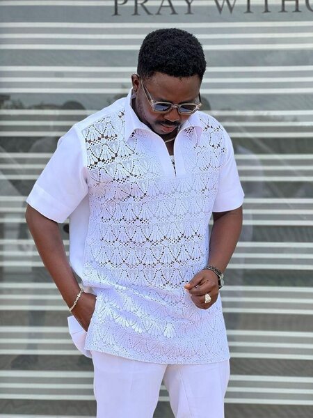 Chemise en Dentelle Blanche Élégante