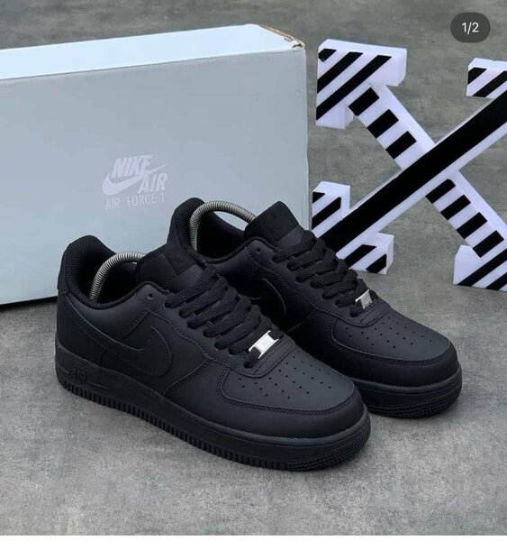 Chaussures Nike Air Force Noires