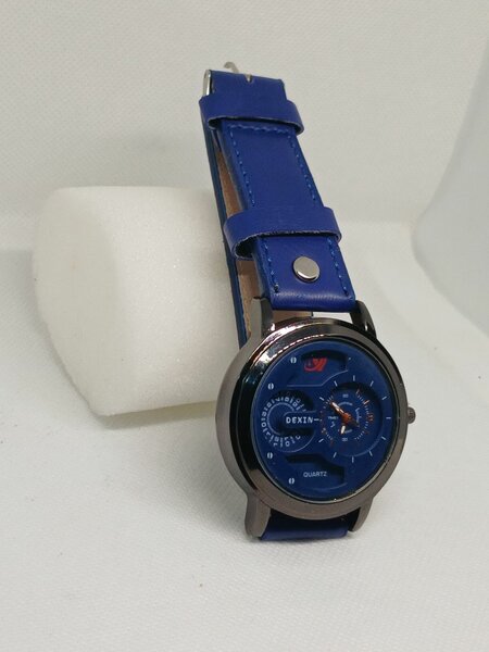 DEXIN analog quartz watch