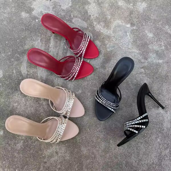 Sandales à talons avec strass