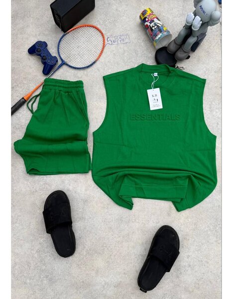 Ensemble de sport vert