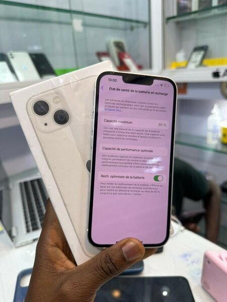 iPhone 13 128go quasi neuf