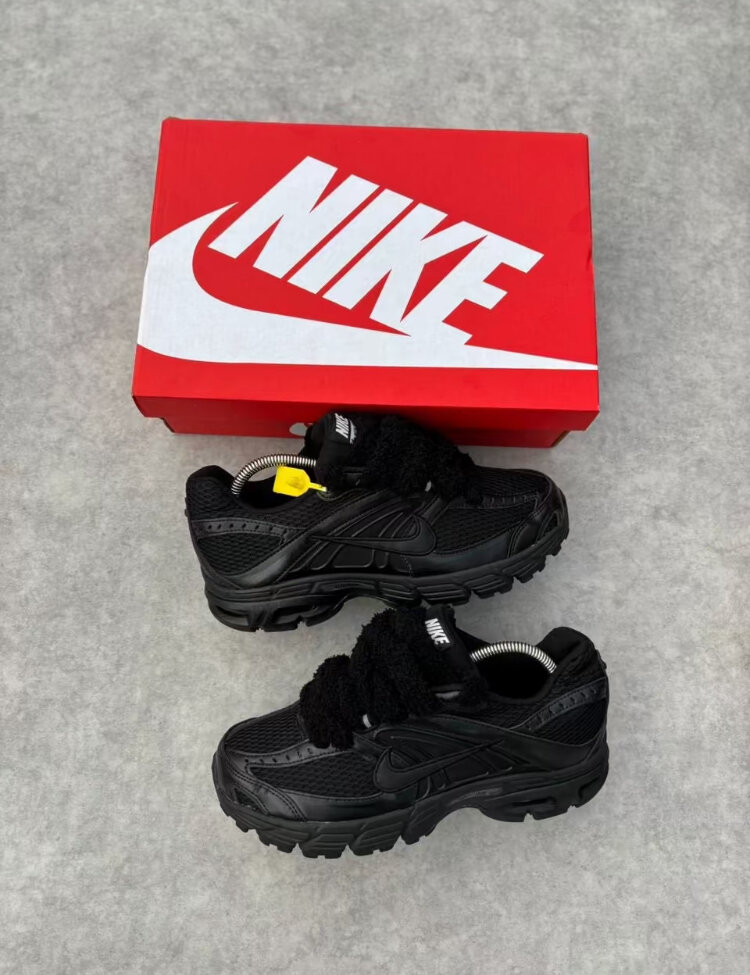 Nike Baskets Enfant Colorées