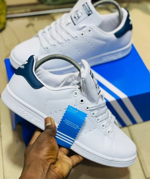 Chaussures de sport blanches