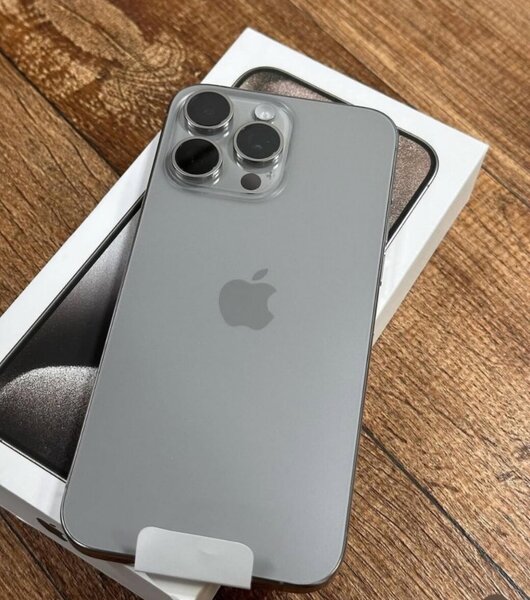 iPhone 15 pro max 256 gig