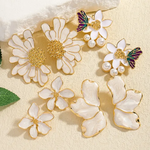 Boucles d'oreilles florales élégantes