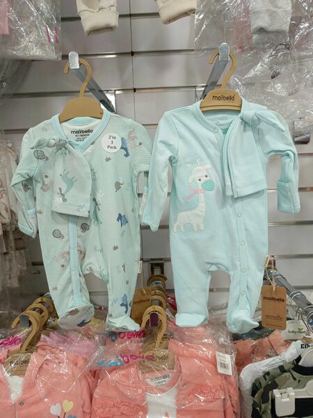 Les deux grenouillères avec 2 bonnets