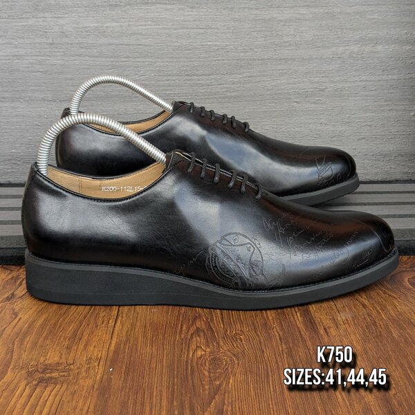 Men's classic shoes