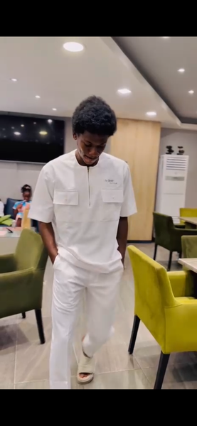 Ensemble homme moderne et élégant