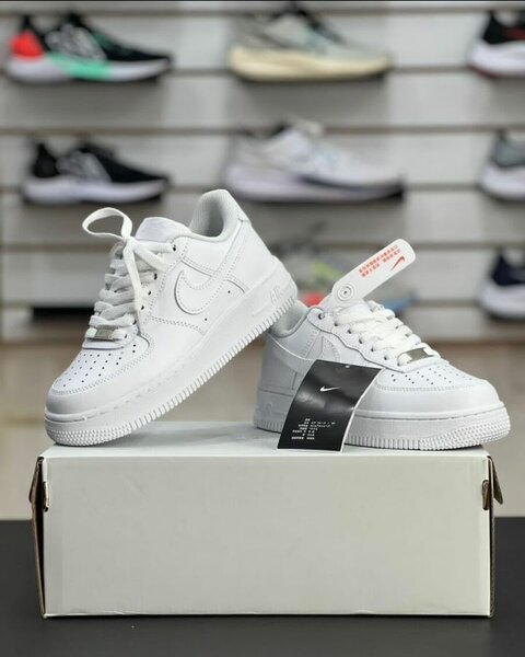 Baskets Nike Air Force 1 blanches
