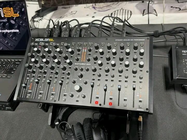 X32 COMPACT Mixeur numérique professionnel