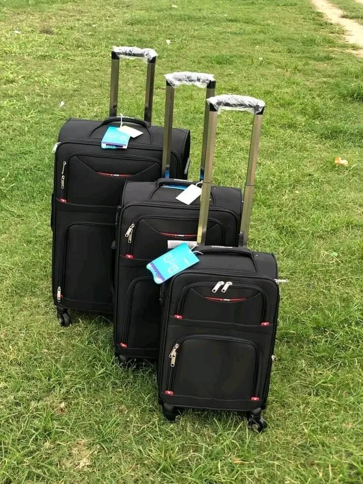TRAVELING BAG SET
