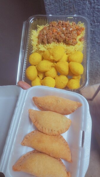 1plat pastels + 1 plat jaune