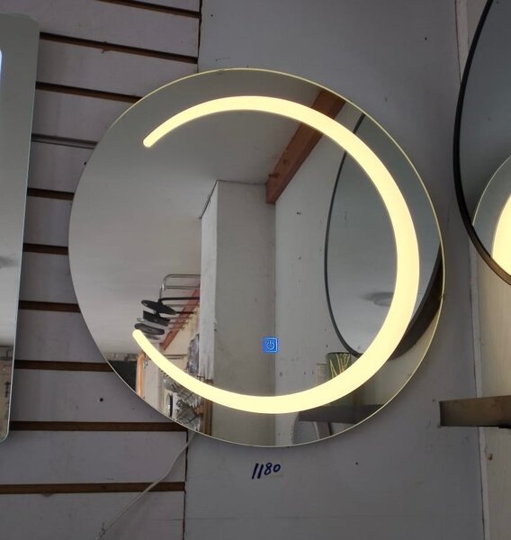 LED WASHROOM MIRROR