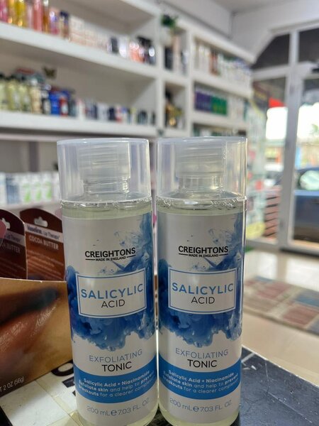 Sylicilic acid exfoliating tonic