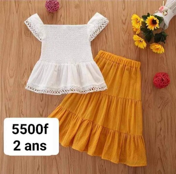 ensemble de vêtements