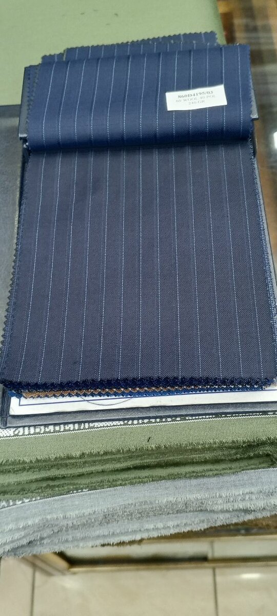 Tissus rayés pour costumes