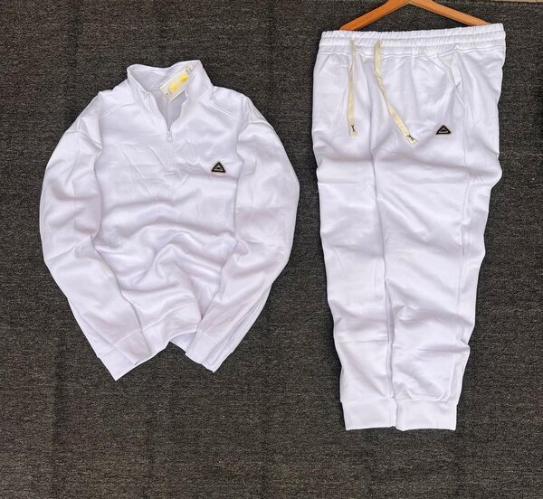 Ensemble de survêtement blanc